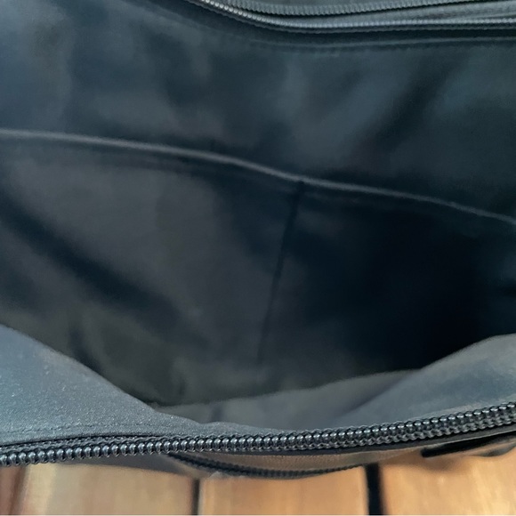 Tignanello black leather three-compartment shoulder bag - Picture 7 of 10